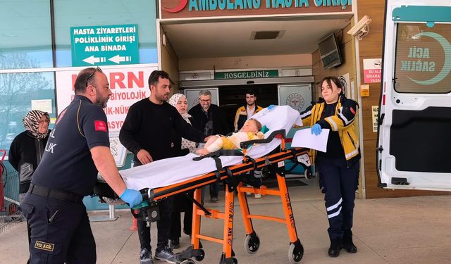 Kaynar su dökülen bebek ağır yaralandı