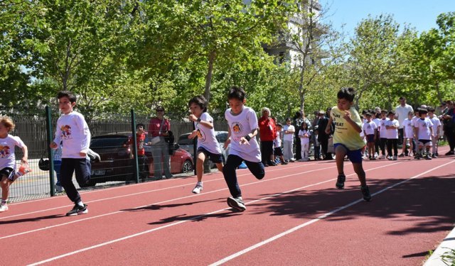 Çocuklar farkındalık için koştu