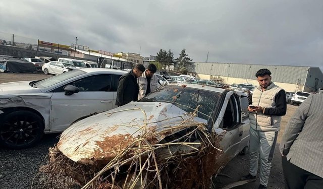 Devrilen otomobilin sürücüsü öldü