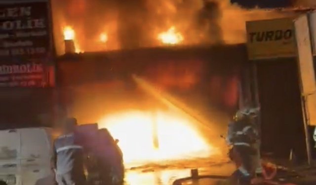 Oto tamir dükkanında yangın paniği