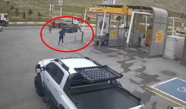 Kontrolden çıkan aracı vatandaşlar durdurdu