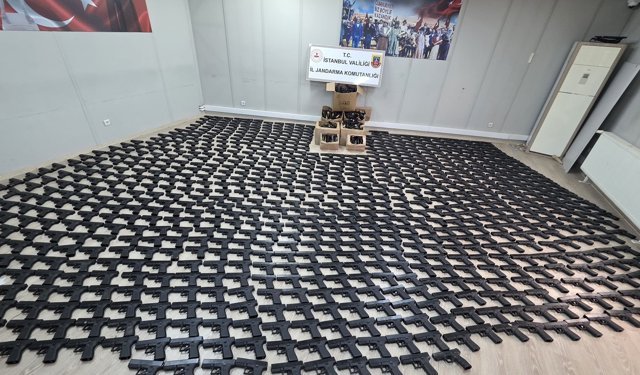 Kamyonette 1021 tabanca ele geçirildi