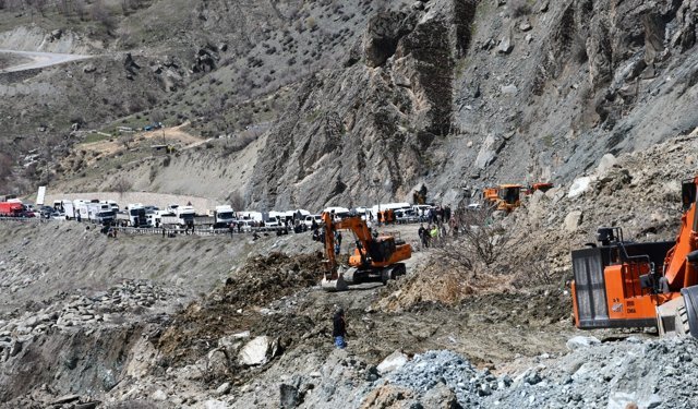 Hakkari- Van karayolu gece saatlerinde tamamen kapanacak