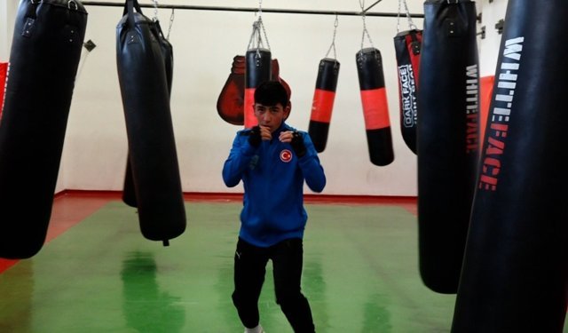 Genç boksör olimpiyat hayaliyle Senegal yolunda