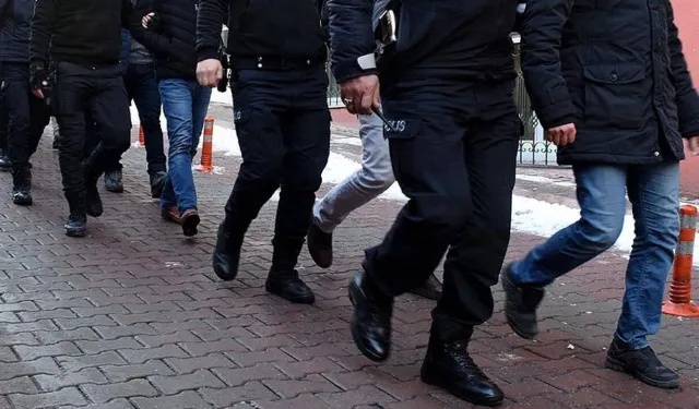 Hakkari'ye uzanan operasyon: 8 milyarlık işlem 72 gözaltı