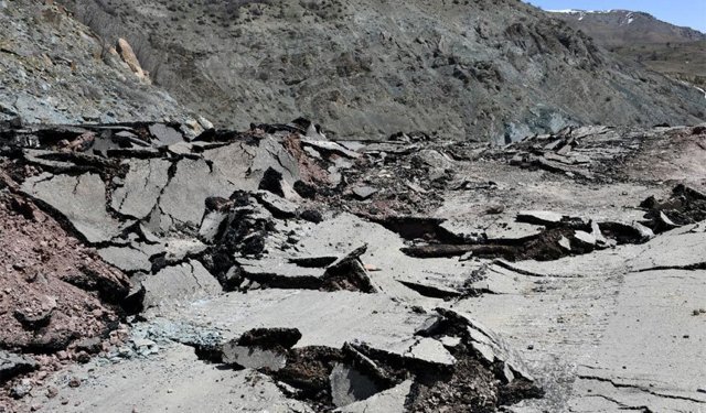 İMO'dan net uyarı: Hakkari Van yolu afet riski altında