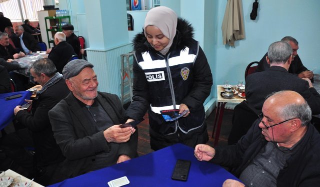 Kars’ta kadın polislerden dolandırıcılara karşı uyarı