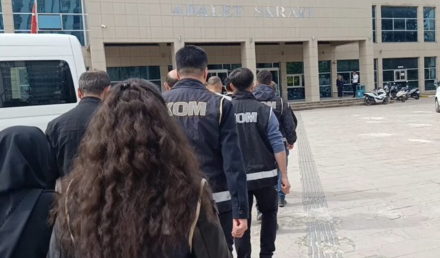 2 kilo 729 gram kaçak altın ele geçirildi; 4 tutuklama