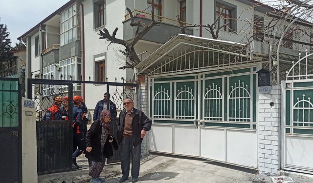 Deprem sonrası 2 bina tahliye edildi