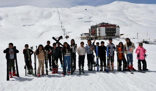 Hakkari'de Nisan sonunda kayak keyfi