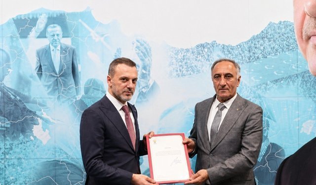 AK Parti Şemdinli İlçe Başkanı Salih İnan’ın istifası alındı