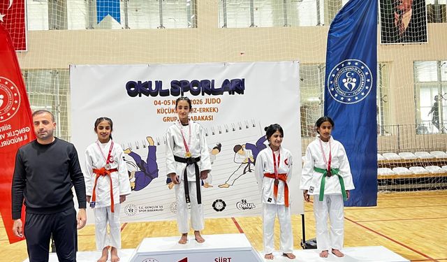 Hakkarili küçük sporculardan Siirt’te büyük başarı