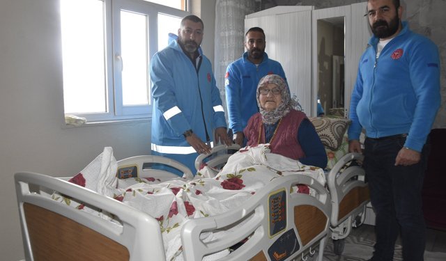 Yatağa bağımlı hastaya umut olan destek