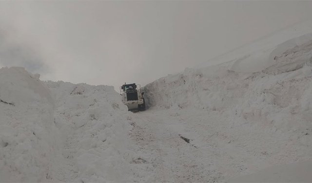 Nisan ortasında Hakkari'de 46 köy yolu ulaşıma kapandı