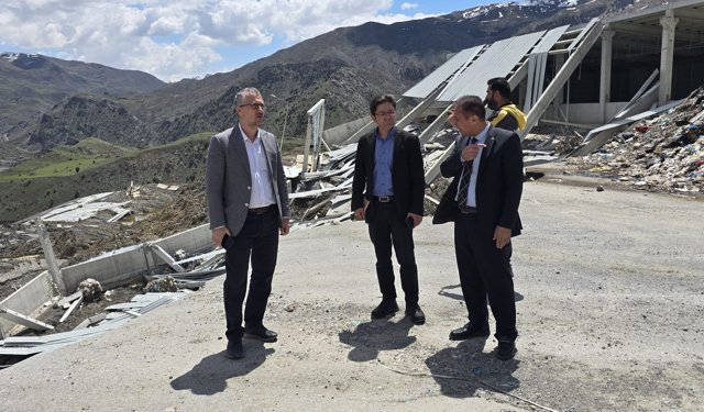 Bakanlık heyetinden heyelan ve katı atık sahasında inceleme