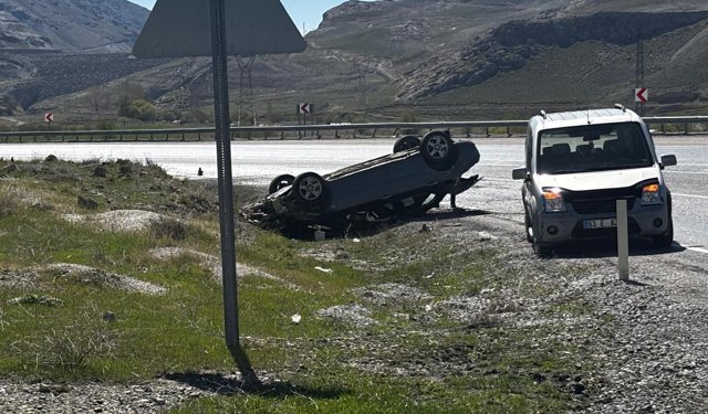 Hakkari-Van yolunda trafik kazası: yaralılar var