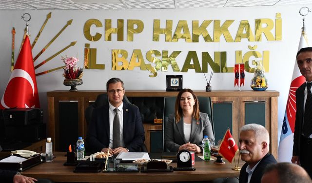 CHP’li Yücel Hakkari’de STK’ları ziyaret etti