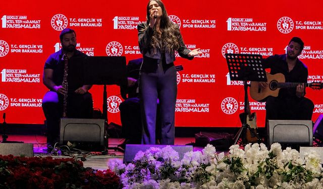Hakkarili genç kız Şırnak’ı temsil etti