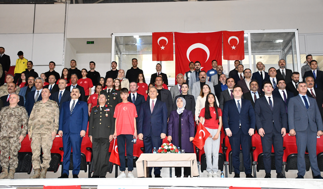 Hakkari’de 19 Mayıs çeşitli etkinliklerle kutlandı