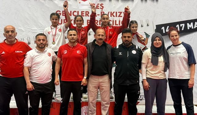 Hakkarili güreşçilerden Türkiye Şampiyonasında büyük başarı