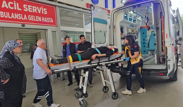 İki otomobil çarpıştı: 1’i bebek 7 yaralı