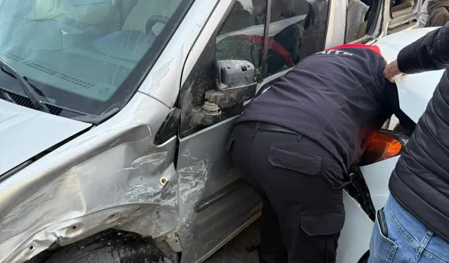 Yüksekova’da zincirleme kaza: 2’si ağır 6 yaralı