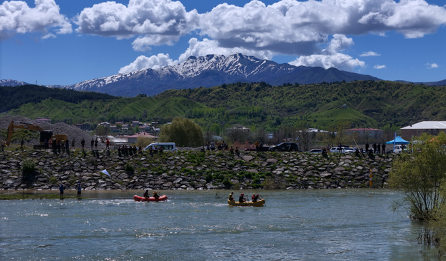 Okul Sporları Rafting Türkiye Şampiyonası Bingöl'de başladı