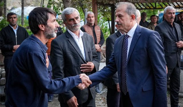 Vali Taşyapan'dan Derin ailesine taziye ziyareti