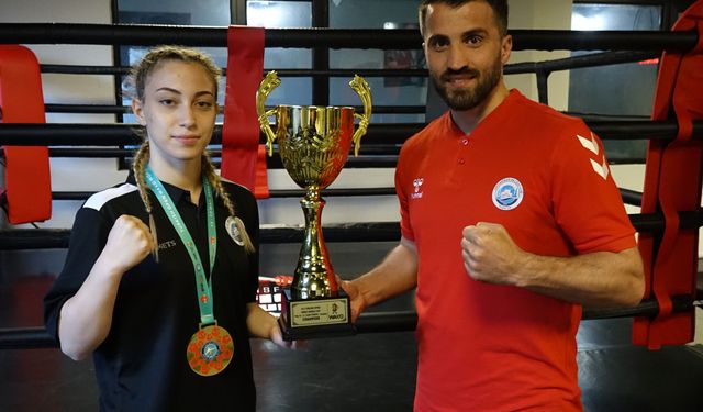 Kick boksa başladı, dünya şampiyonu oldu