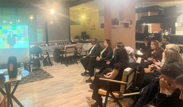 Sanatla Projesi kapsamında Hakkari’de film gösterimi