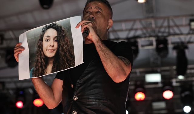 Haluk Levent sahnede Gülistan Doku’yu andı