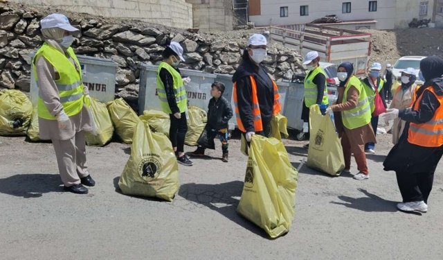 Hakkari mahallelerinde temizlik seferberliği