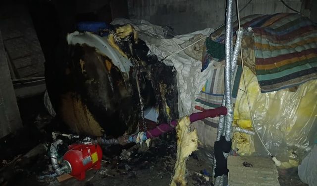 Hakkari’de bir evin bodrum katı alevlere teslim oldu