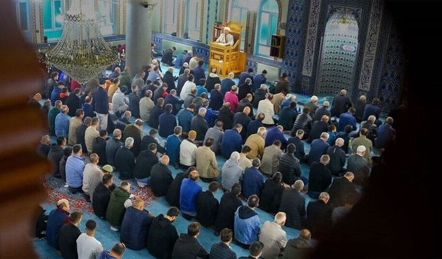 Hakkari'de Kurban Bayramı namazı kılındı