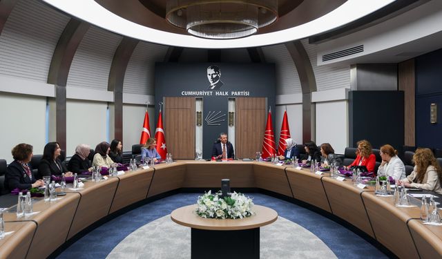 Bazı siyasi partilerin kadın yöneticileriyle görüştü