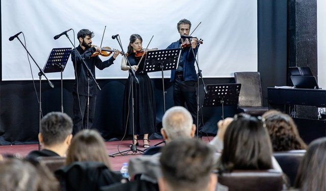 Öğrencilerin keman ve piyano dinletisi beğeni topladı