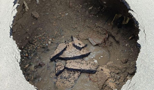 Tokat'ta sağanak nedeniyle yol çöktü