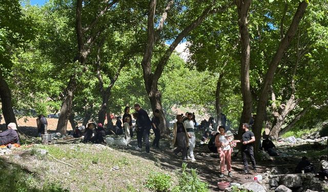 Bayram tatilinin son gününde Hakkari’nin piknik alanları doldu