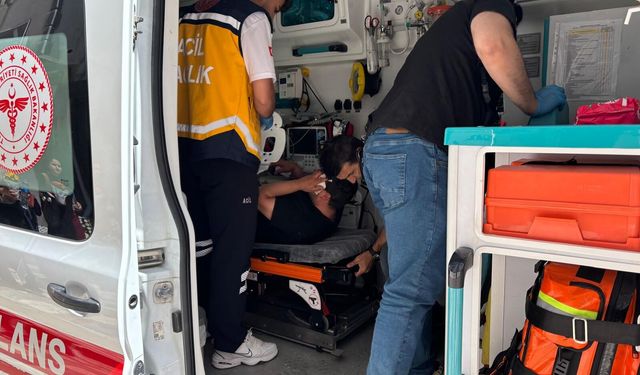 Hakkari’de bir kişi merdivenden düşerek yaralandı