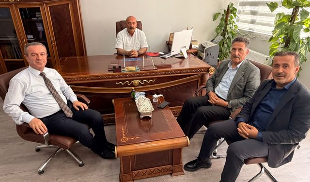 Hakkari’de İl Başkanı Kaya’dan esnaf odalarına ziyaret