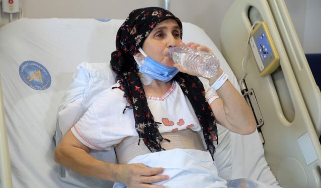 Diyalize bağlı geçen 30 yıldan sonra hem böbreğine hem de özgürlüğüne kavuştu