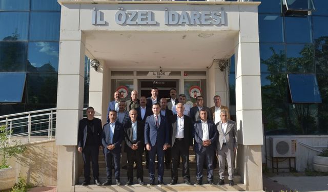 Muhtarlar taleplerini vali yardımcısı Zor’a iletti