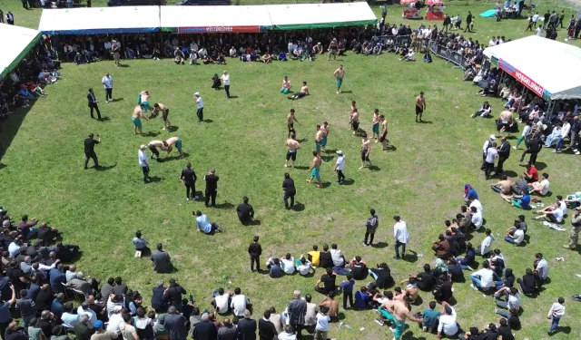 Kars'taki köyde 111. kez güreş şenlikleri düzenlendi