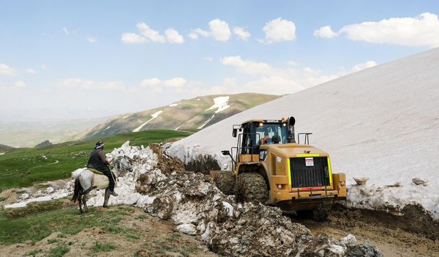 Van'da kış boyunca kapalı olan yayla yolları açıldı