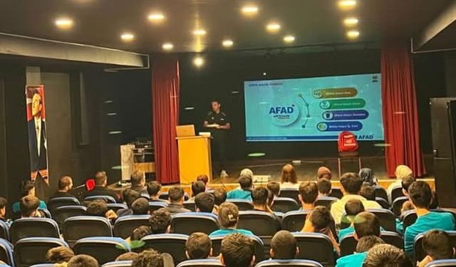 AFAD'dan Şemdinli'de afet farkındalık eğitimi