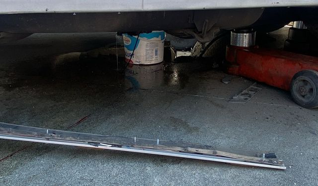 Lastik tamiri yaptığı TIR'ın körüğü patladı, ağır yaralandı