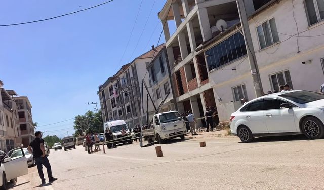 Montaj yaparken elektrik akımına kapılarak öldü