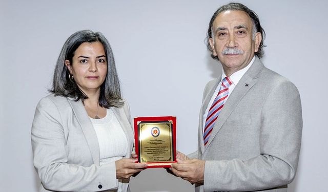 Hakkari Üniversitende  ödül töreni düzenlendi