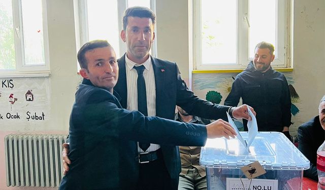 Hakkari’de iki köyde sandık heyecanı yaşandı