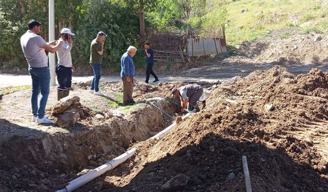 Hakkari'de yol, su ve kanalizasyon arızaları giderildi